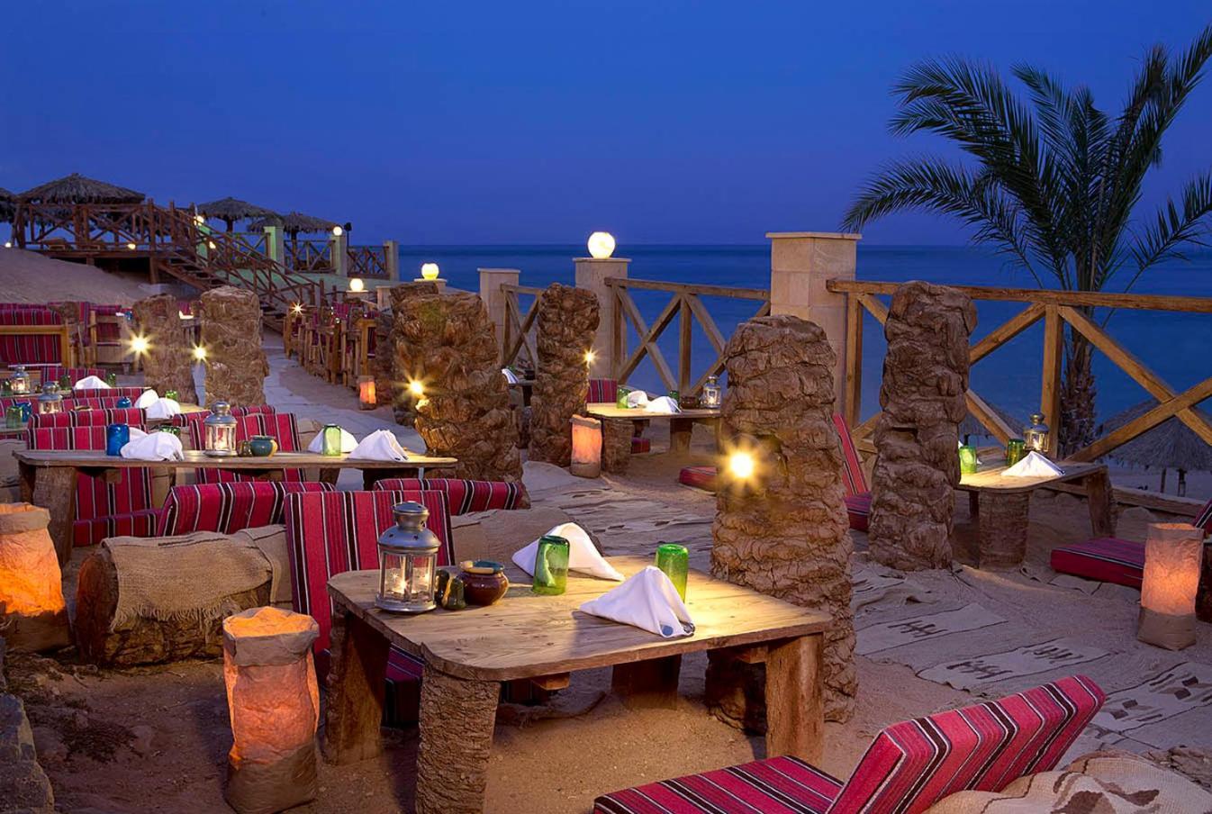 Safir Sharm Waterfalls Resort Ngoại thất bức ảnh A beachside restaurant in Al-Mahara