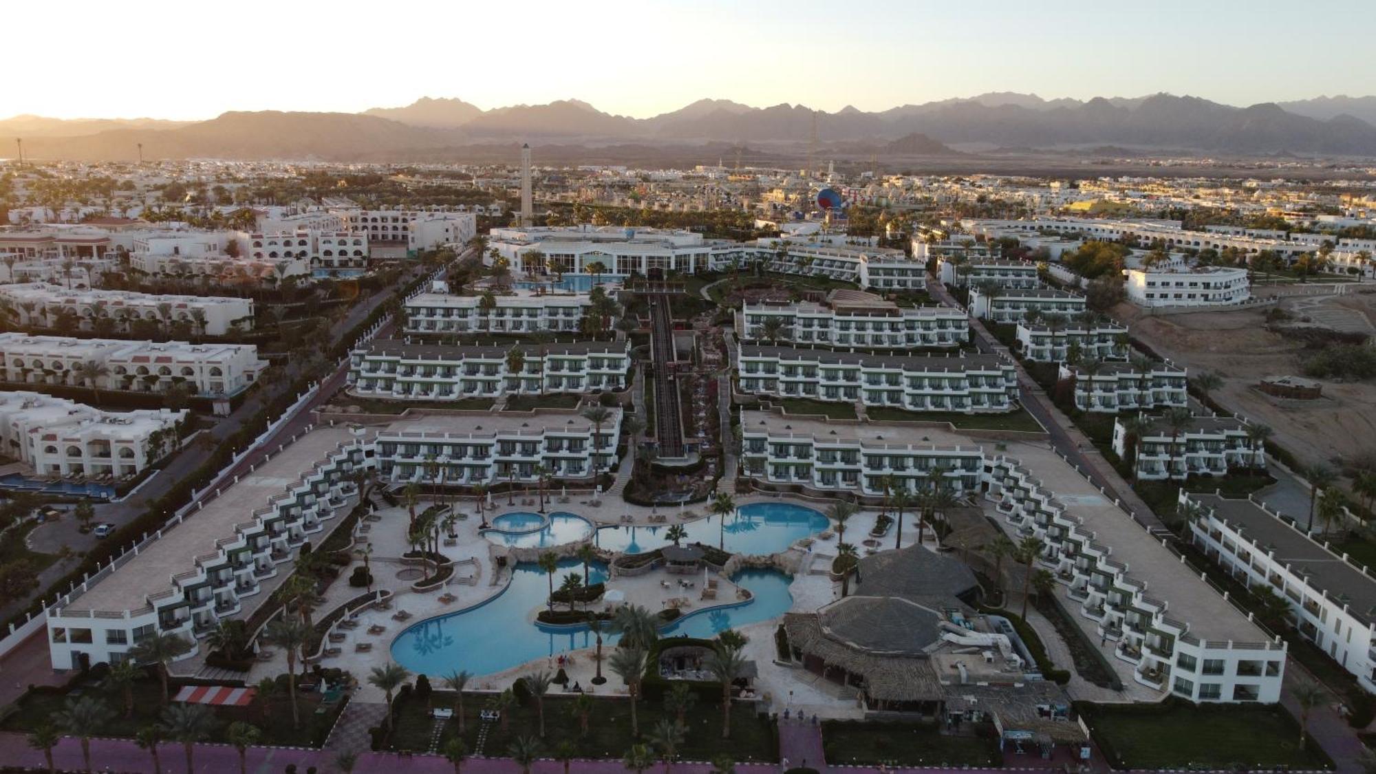 Safir Sharm Waterfalls Resort Ngoại thất bức ảnh Aerial view of the resort