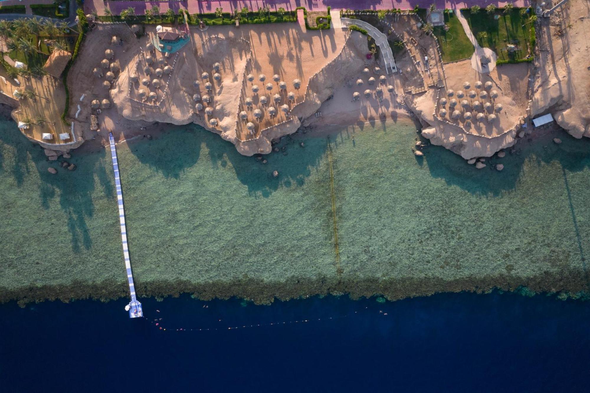 Safir Sharm Waterfalls Resort Ngoại thất bức ảnh Aerial view of the beach