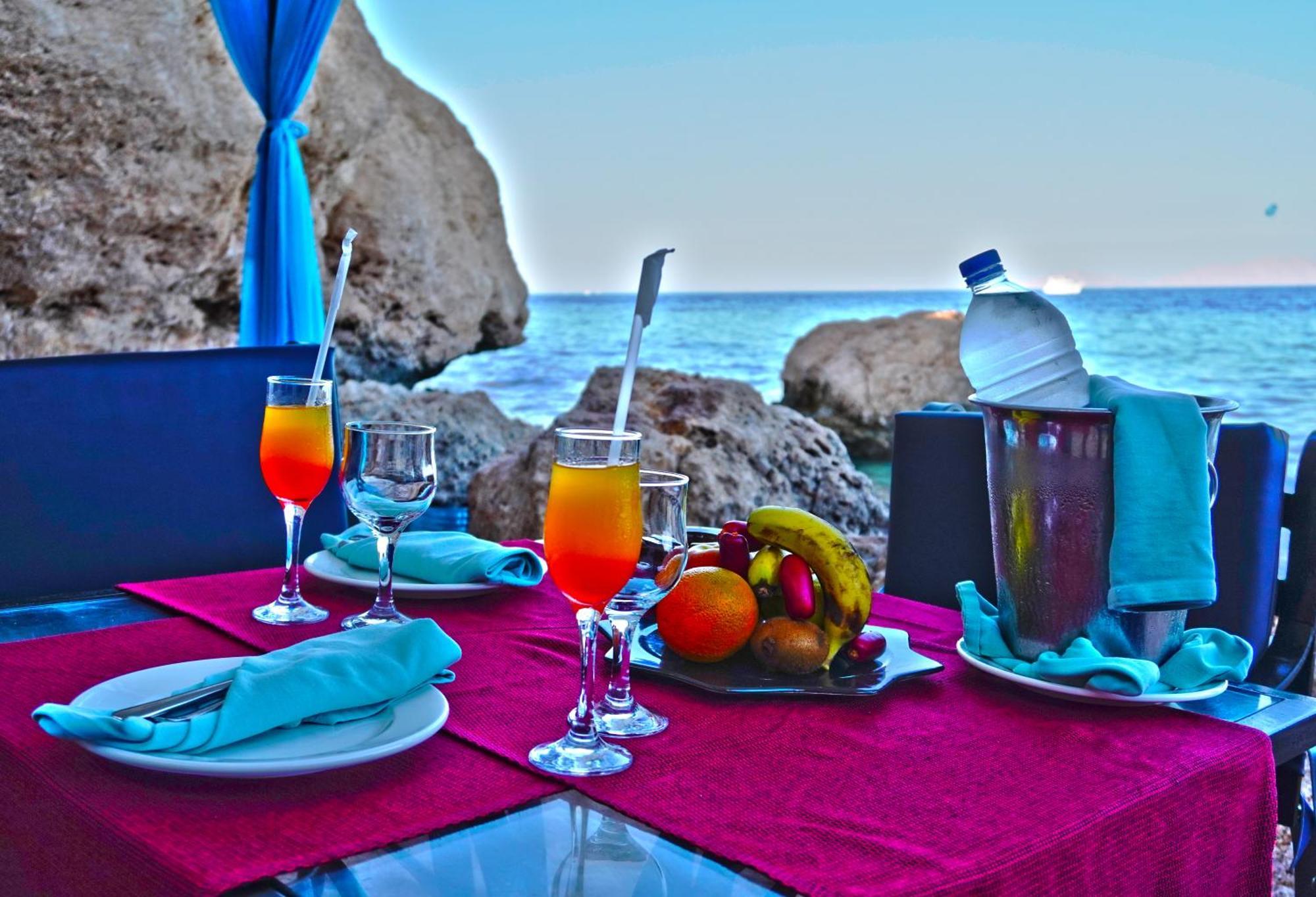 Safir Sharm Waterfalls Resort Ngoại thất bức ảnh A typical Italian aperitivo