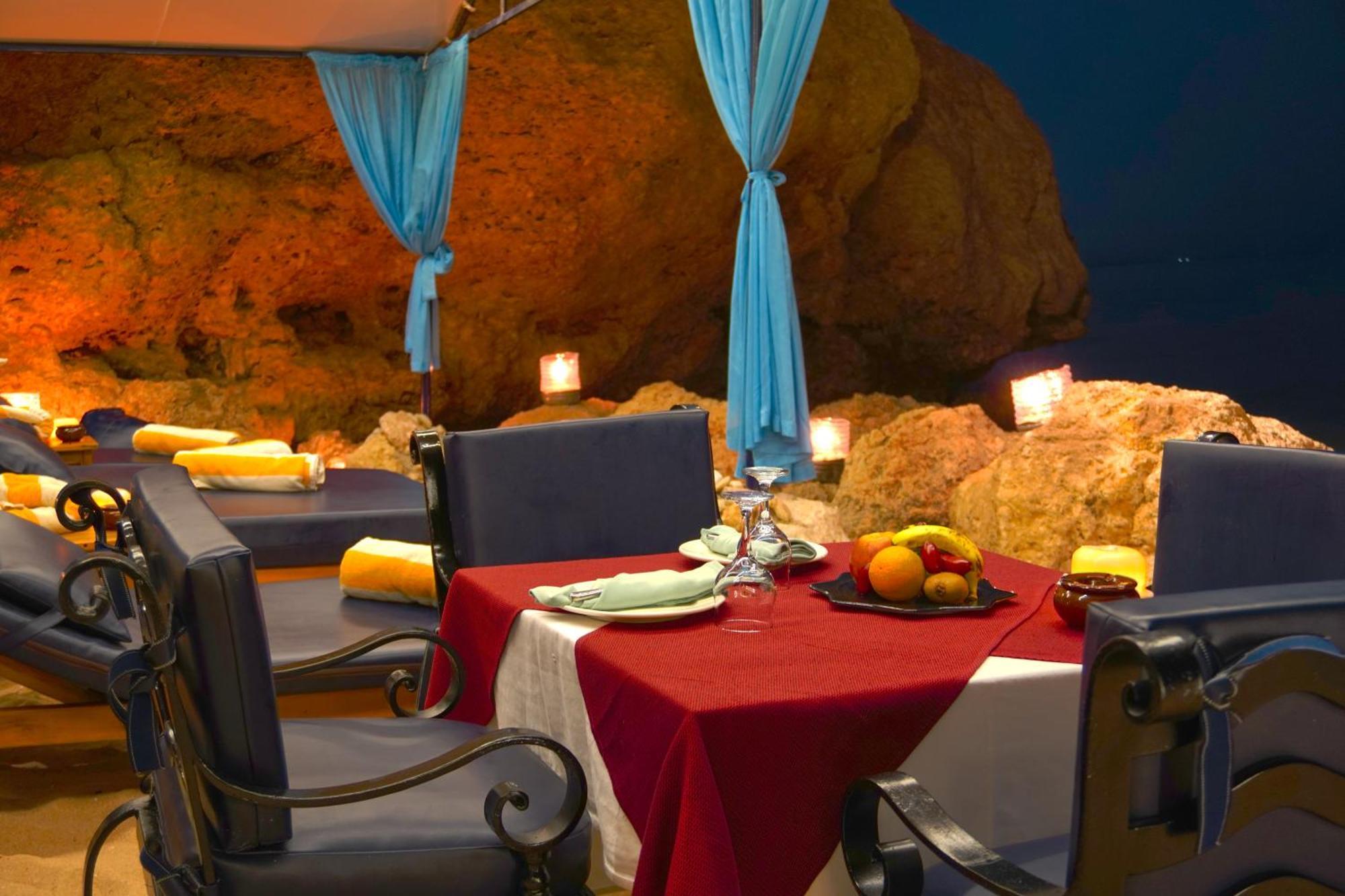 Safir Sharm Waterfalls Resort Ngoại thất bức ảnh The Cave Restaurant